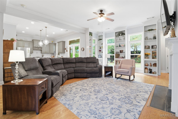 3424 Oak Grove Circle