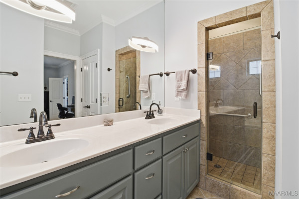 3424 Oak Grove Circle