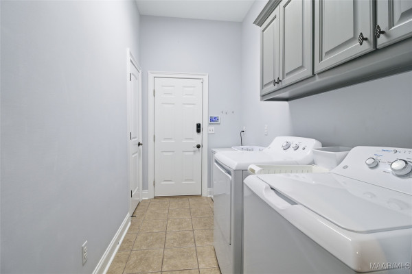 3424 Oak Grove Circle