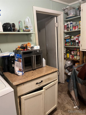 649 Clarke Street NW