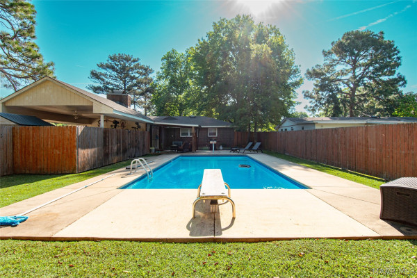 1013 HIGHPOINT Road