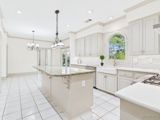 9858 Wynchase Circle