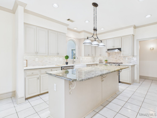 9858 Wynchase Circle