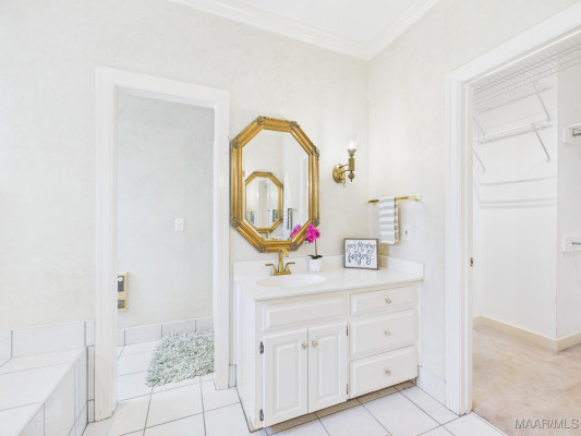 9858 Wynchase Circle