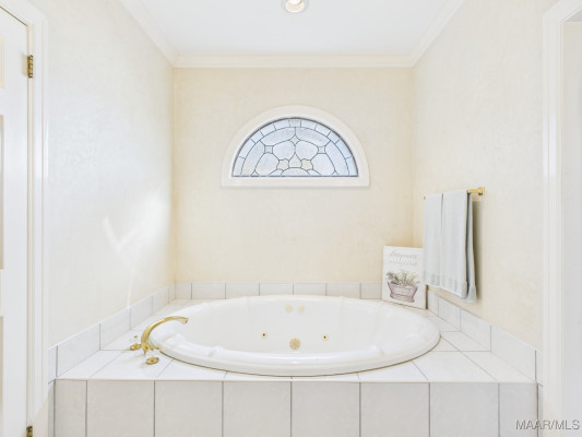 9858 Wynchase Circle