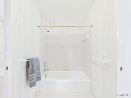 9858 Wynchase Circle