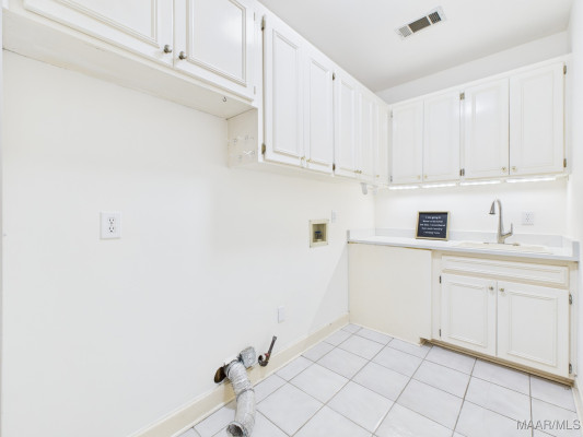 9858 Wynchase Circle