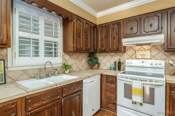 2055 Ray Thorington Road