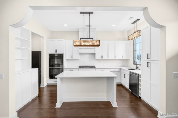 8220 Marylebone High Street