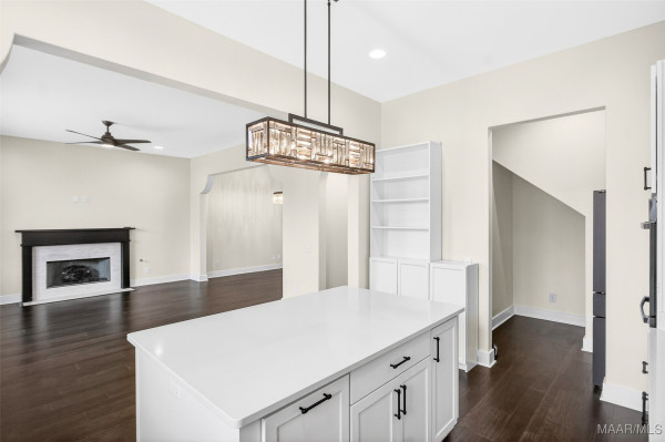 8220 Marylebone High Street