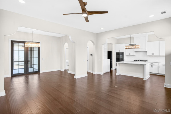 8220 Marylebone High Street