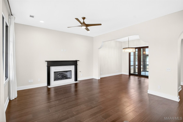 8220 Marylebone High Street