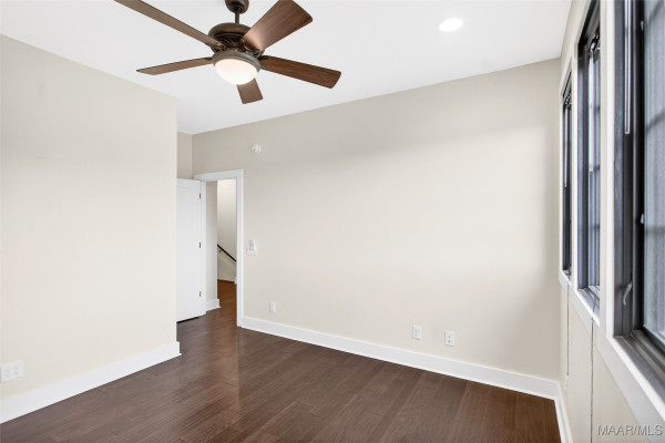 8220 Marylebone High Street