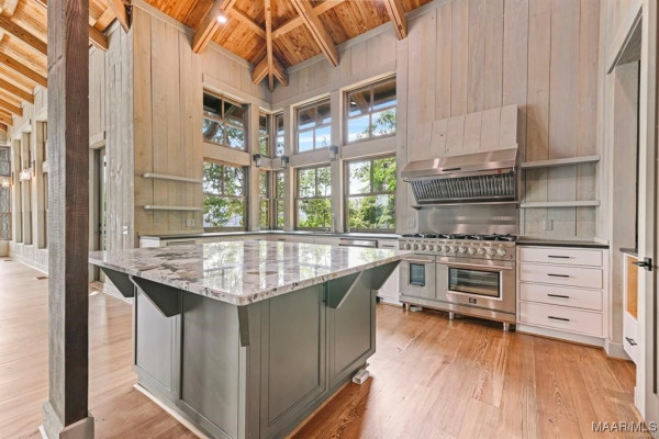 180 GRAYS FERRY Road