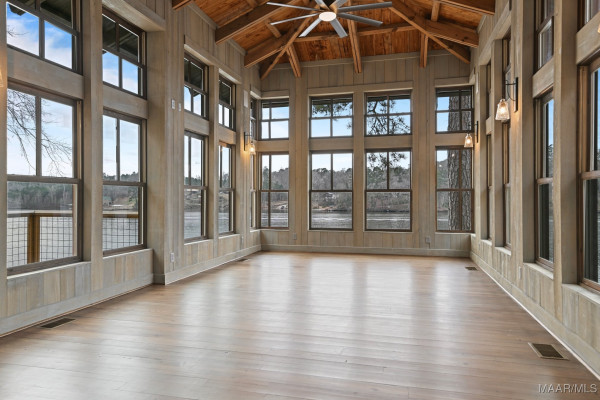 180 GRAYS FERRY Road