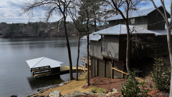 180 GRAYS FERRY Road