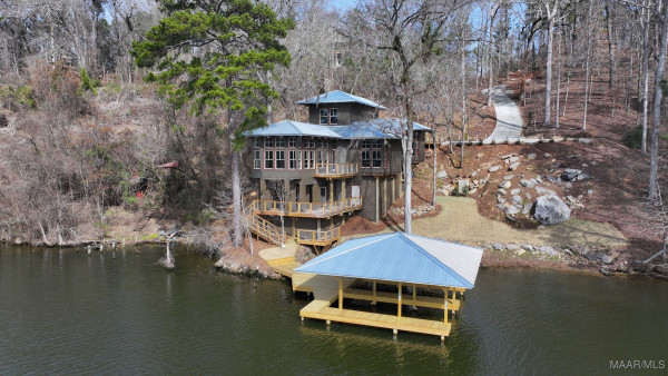 180 GRAYS FERRY Road