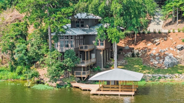 180 GRAYS FERRY Road