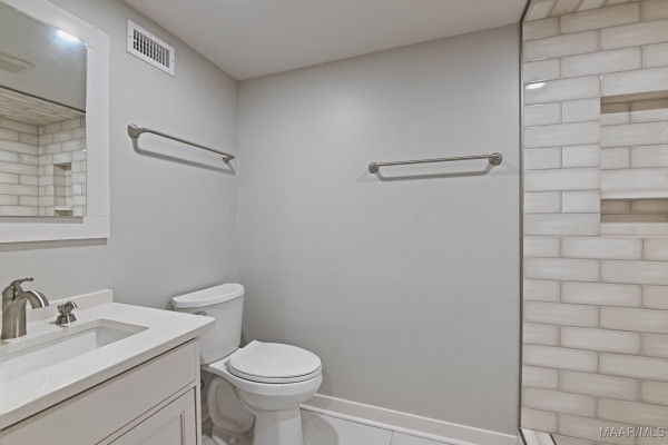 180 GRAYS FERRY Road