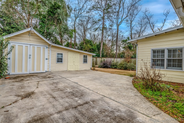 1028 Magnolia Curve