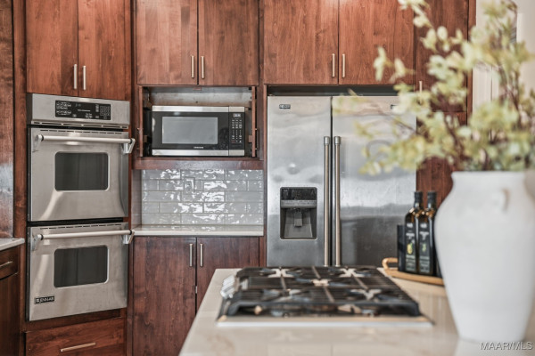 838 Williamsburg Drive