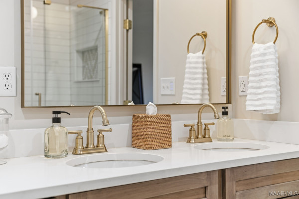 838 Williamsburg Drive