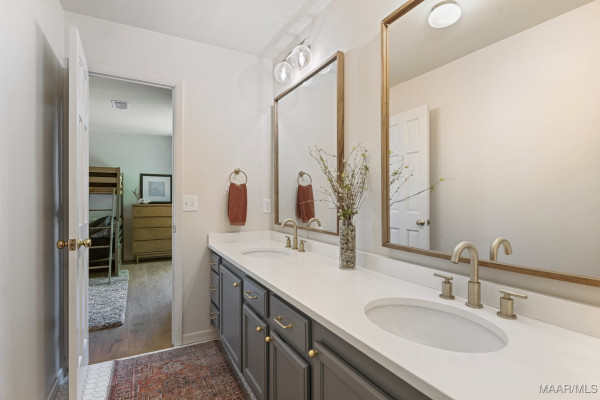 838 Williamsburg Drive