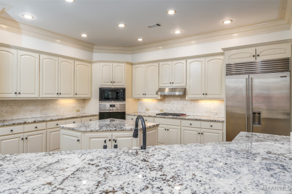 9861 WYNCREST Circle