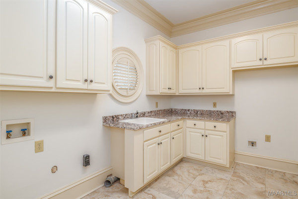 9861 WYNCREST Circle