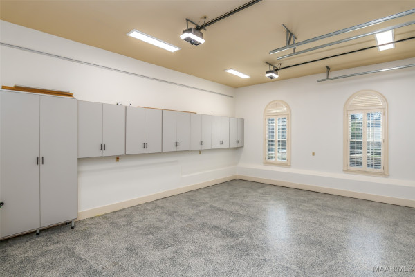 9861 WYNCREST Circle