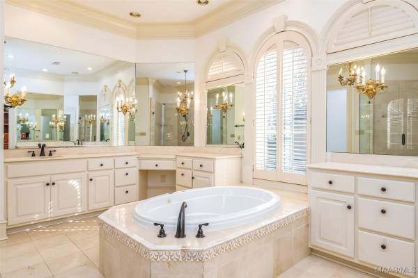 9861 WYNCREST Circle