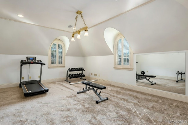 9861 WYNCREST Circle