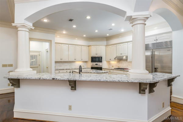 9861 WYNCREST Circle