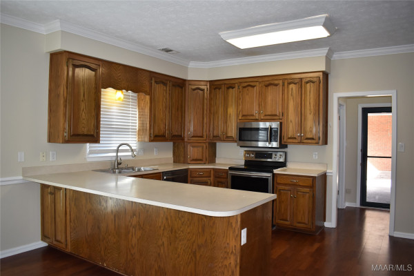 6419 MERRITT Court