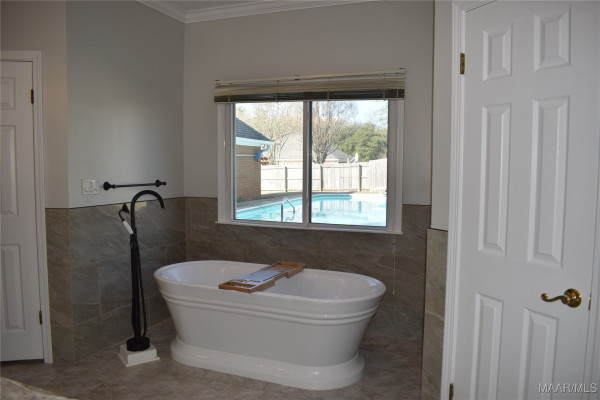 6419 MERRITT Court