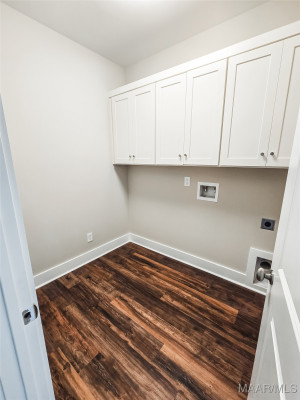 1379 Barret Park Way