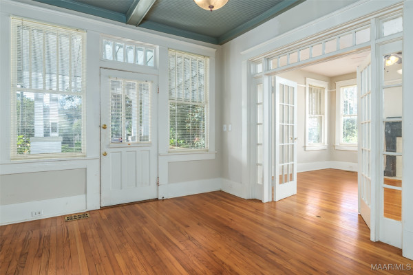 951 CLOVERDALE Road