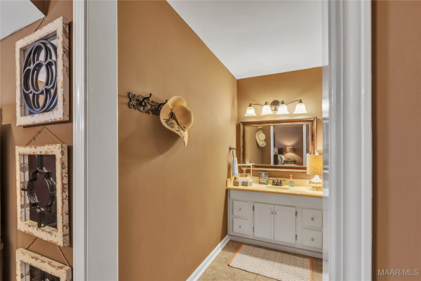 937 Ridgeland Farms Road