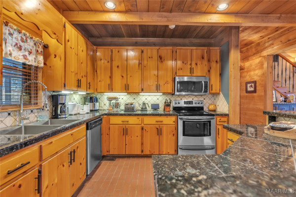 937 Ridgeland Farms Road