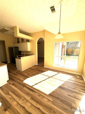 443 RIVER OAKS Drive