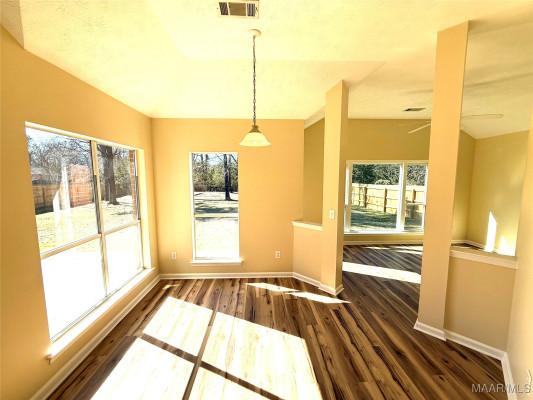 443 RIVER OAKS Drive