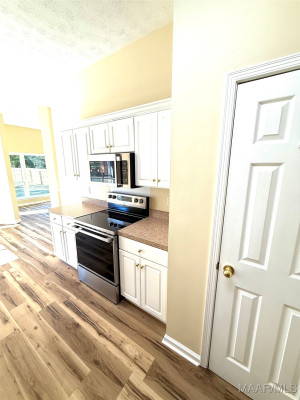 443 RIVER OAKS Drive