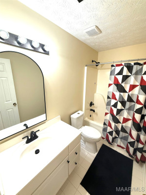 443 RIVER OAKS Drive