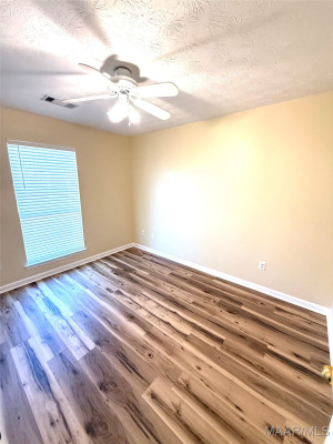 443 RIVER OAKS Drive