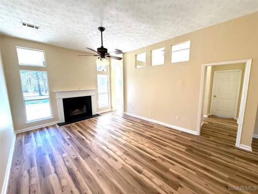 443 RIVER OAKS Drive