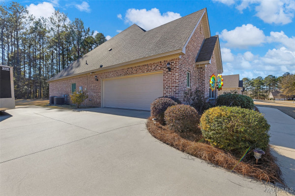 212 Spruce Knoll Lane