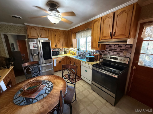 3637 Cloverdale Road