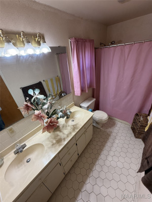 3637 Cloverdale Road