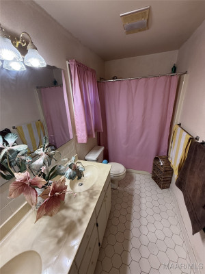 3637 Cloverdale Road