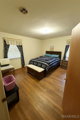 3637 Cloverdale Road